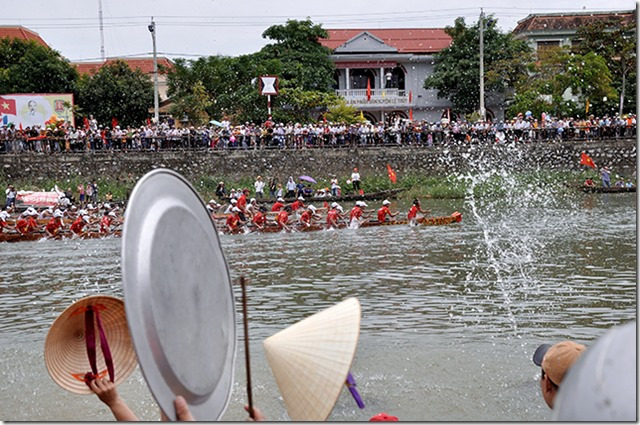 Lễ hội đua thuyền ở Lệ Thủy